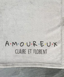 Plaid doux gris personnalisé Amoureux – 125×150 cm – Cadeau Saint Valentin