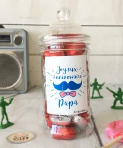 Bonbonnière Papa Moustache – Cœur en chocolat noir et lait fourrés praliné x20 – “Joyeux anniversaire Papa”