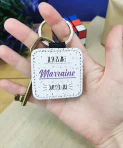 Porte clé “Je suis une marraine qui déchire” – Cadeau Marraine