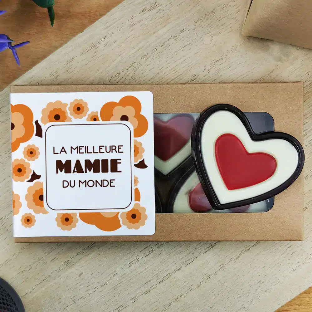 Cœurs au chocolat noir rouge et blanc x4 “La meilleure mamie du monde”