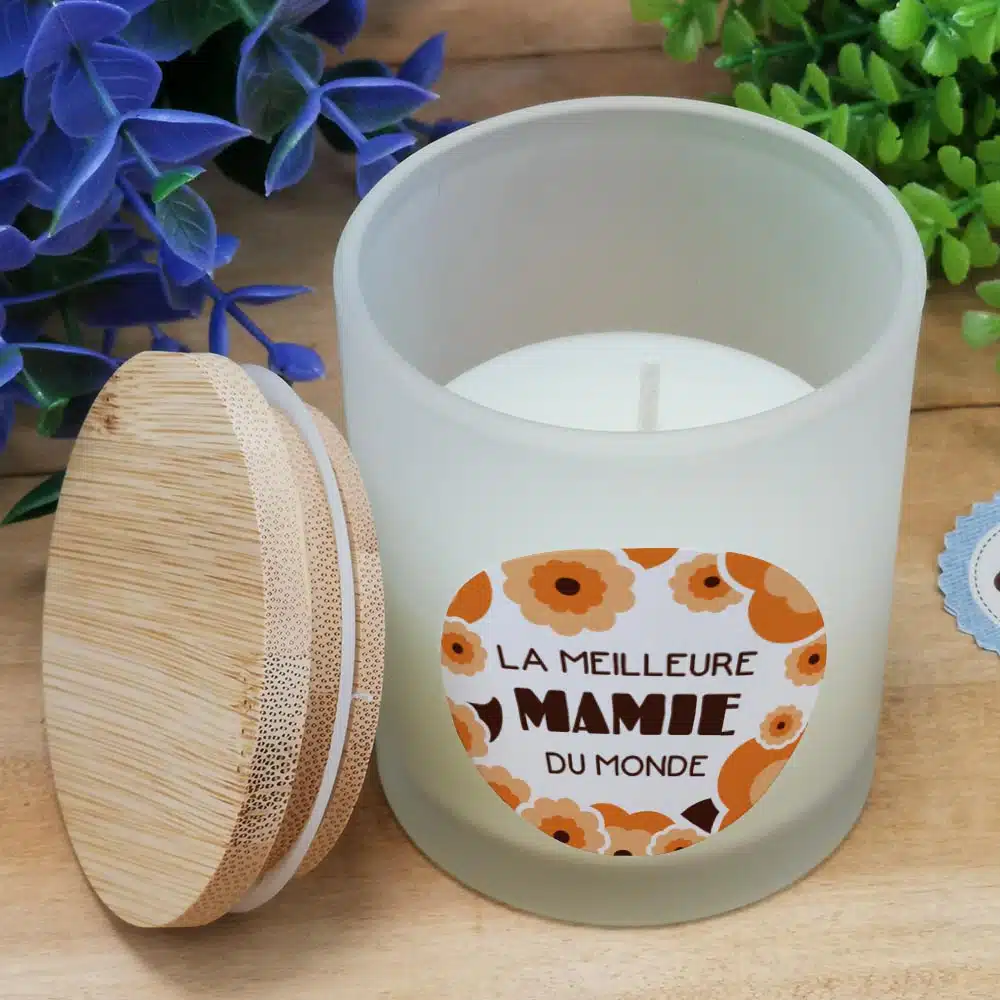 Petite Bougie top bois – “Meilleure mamie du Monde” – Image 5