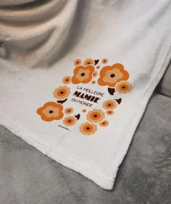 Plaid doux gris “Meilleure mamie du Monde” personnalisable