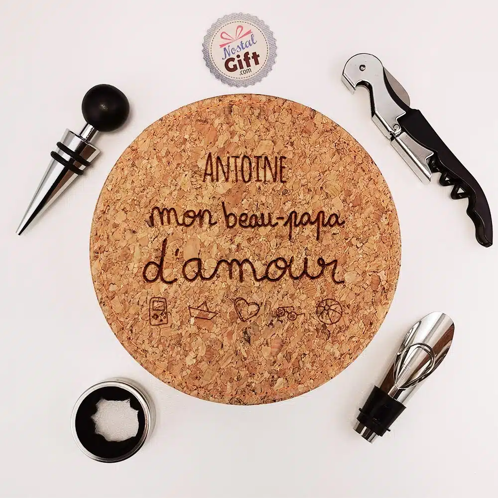 Coffret Cadeau Vin : Coffret en liège personnalisé et ses accessoires de vin – Beau-Papa d’amour – Image 4