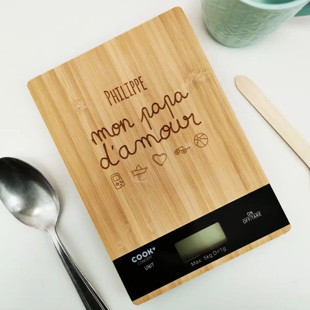 Balance en bois prénom personnalisable – “Mon Papa d’amour” – Image 2