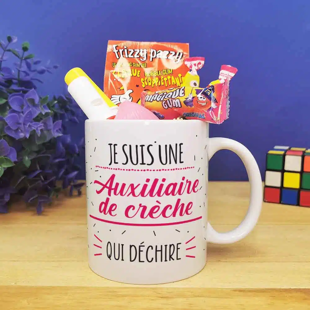 Mug bonbon années 80 “Je suis une auxiliaire de crèche qui déchire”