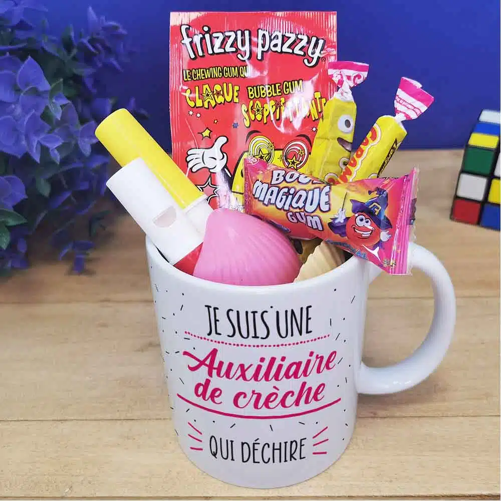 Mug bonbon années 80 “Je suis une auxiliaire de crèche qui déchire” – Image 3