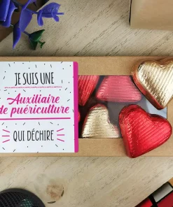 Cœurs au chocolat au lait et chocolat noir praliné x8 “je suis une auxiliaire de puériculture qui déchire”