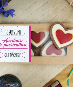 Cœurs au chocolat au lait rouge et blanc x4 “je suis une auxiliaire de puériculture qui déchire”