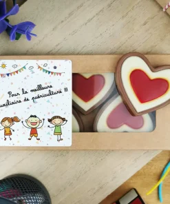 Cœurs au chocolat au lait rouge et blanc x4 “Pour la meilleure auxiliaire de puériculture” – Cadeau pour la fin de l’année scolaire  : Auxiliaire de puericulture
