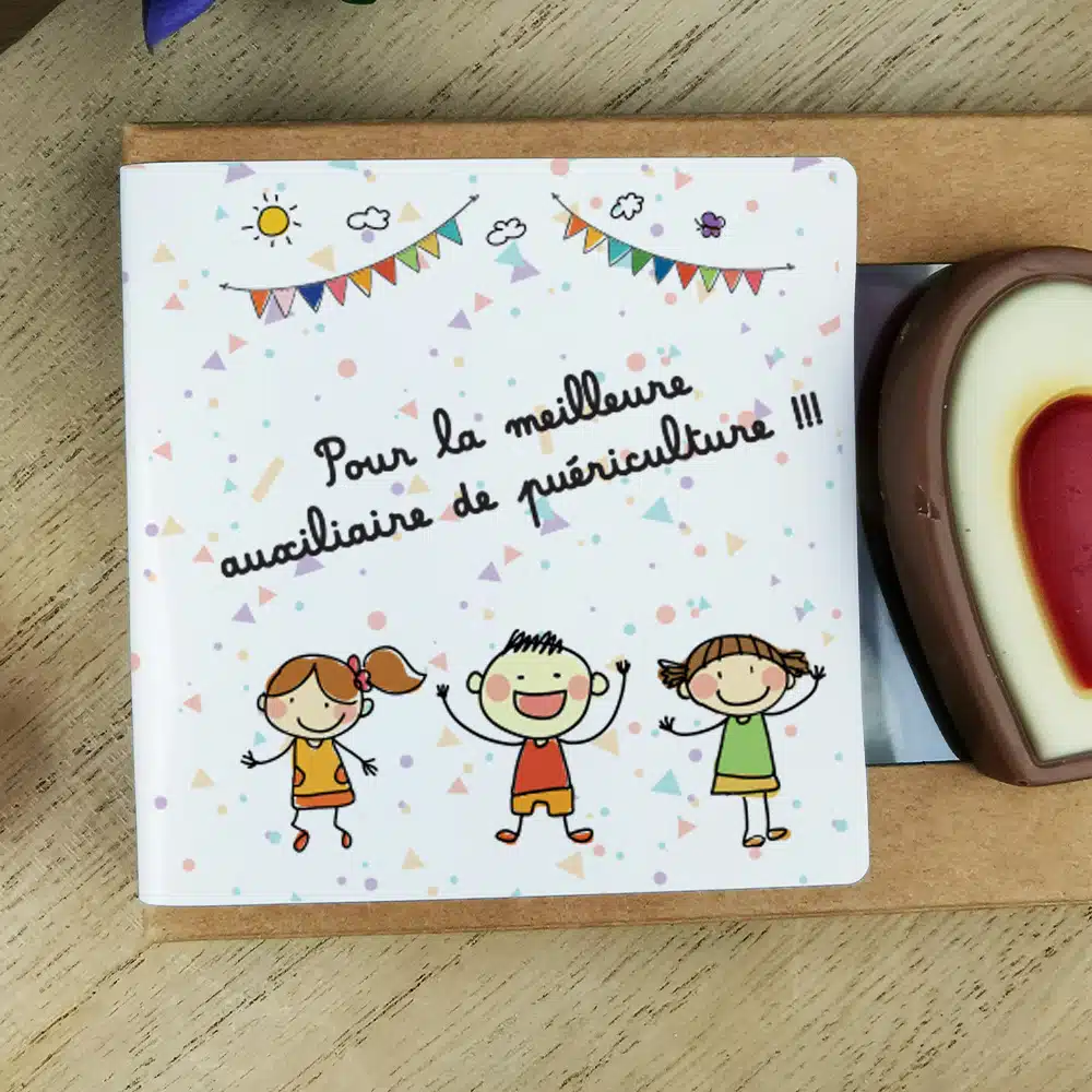 Cœurs au chocolat au lait rouge et blanc x4 “Pour la meilleure auxiliaire de puériculture” – Cadeau pour la fin de l’année scolaire : Auxiliaire de puericulture – Image 4
