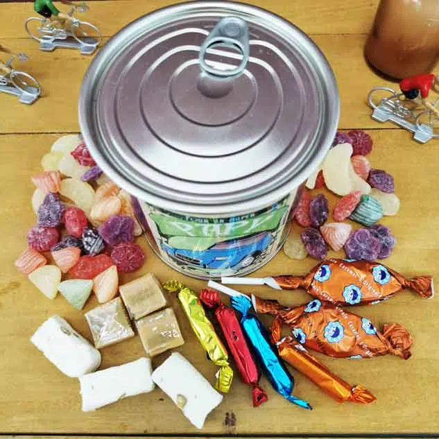 Coffret bonbon ancien : Boîte de conserve remplie de bonbons “Pour un super papy” – Image 3