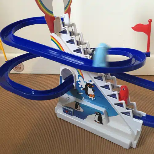 Circuit de pingouins avec escalier mécanique – Image 8