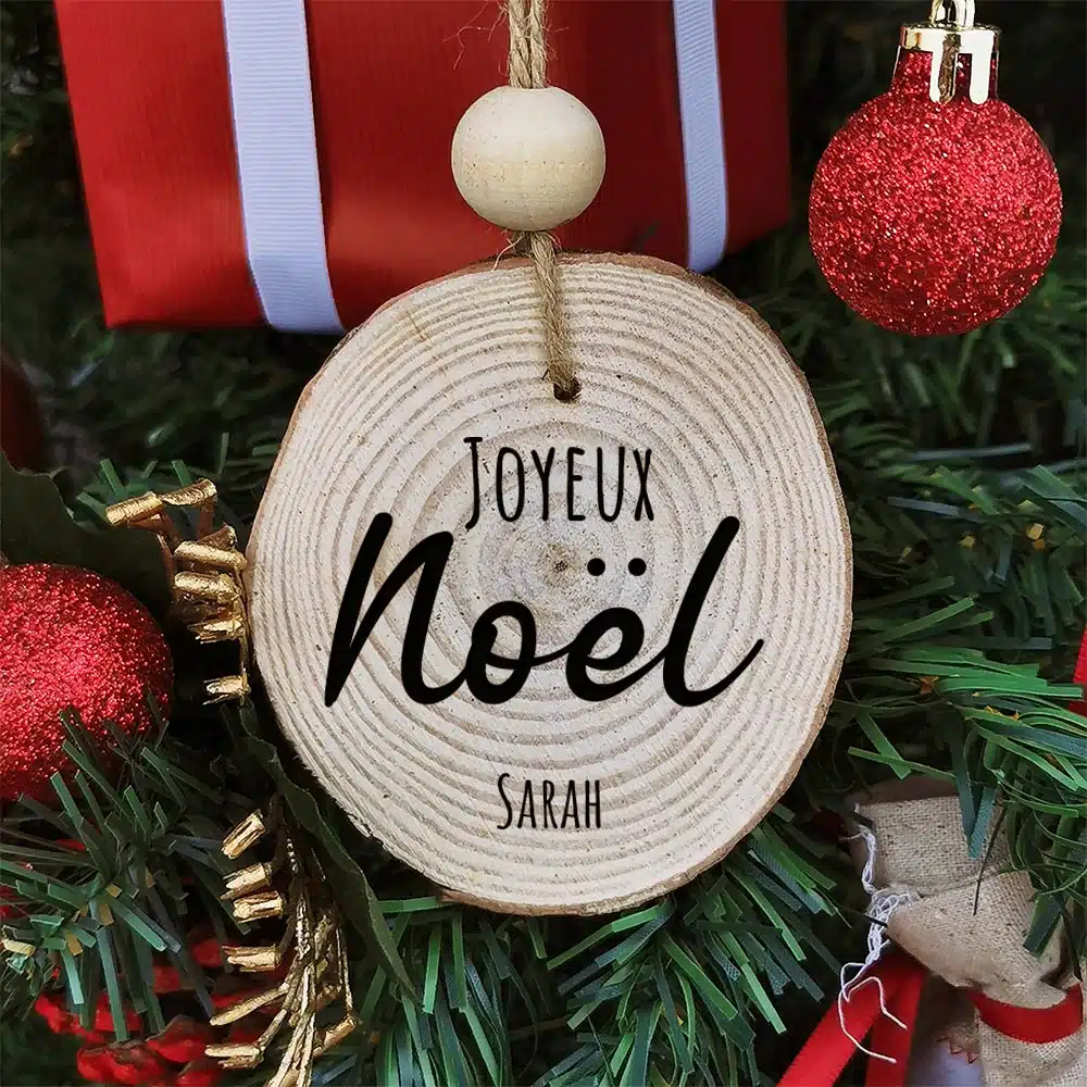 Boule de noël en bois – Personnalisé avec Prénom – Joyeux Noël – Image 2