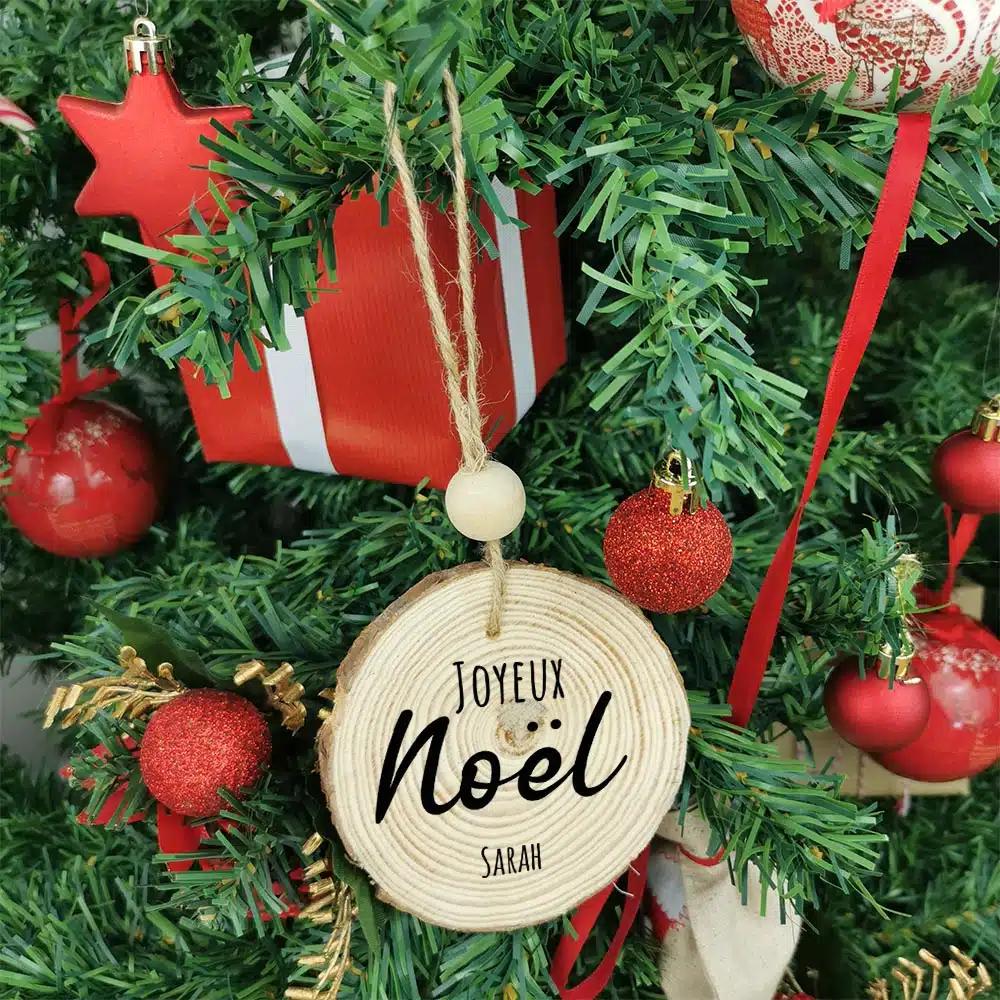 Boule de noël en bois – Personnalisé avec Prénom – Joyeux Noël – Image 3
