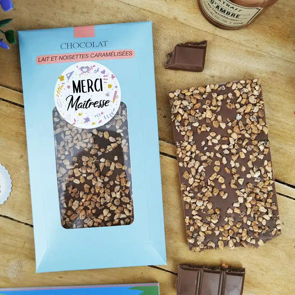 Tablette Chocolat Lait et Noisettes Caramélisées “Merci Maîtresse ” made in France (Maison Guinguet) – Cadeau Maîtresse – Image 2