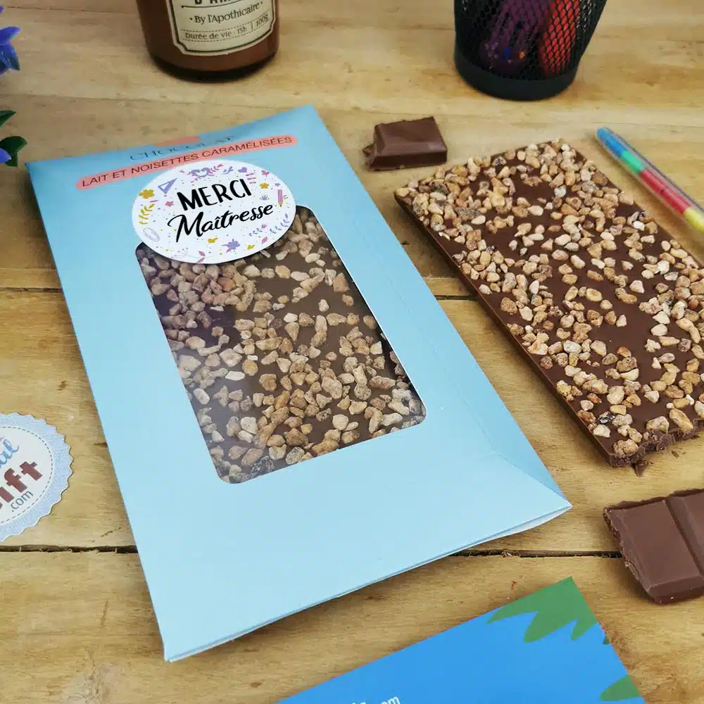Tablette Chocolat Lait et Noisettes Caramélisées “Merci Maîtresse ” made in France (Maison Guinguet) – Cadeau Maîtresse – Image 3