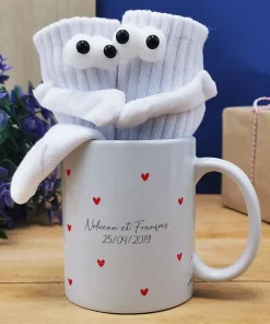 Mug “petit coeur” personnalisé et ses chaussettes aimantées – Cadeau pour couple