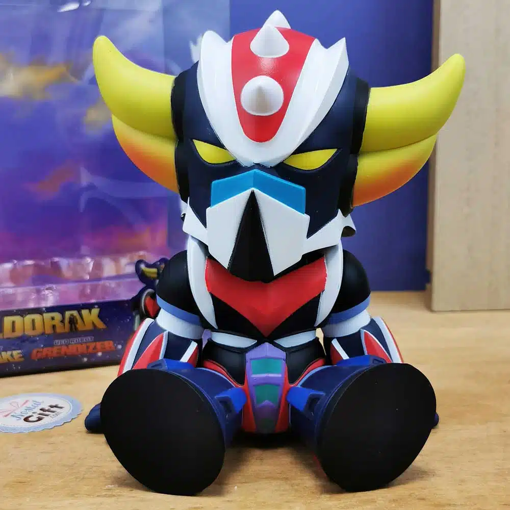 Figurine Tirelire Chibi Grendizer assis 15 cm – Goldorak
