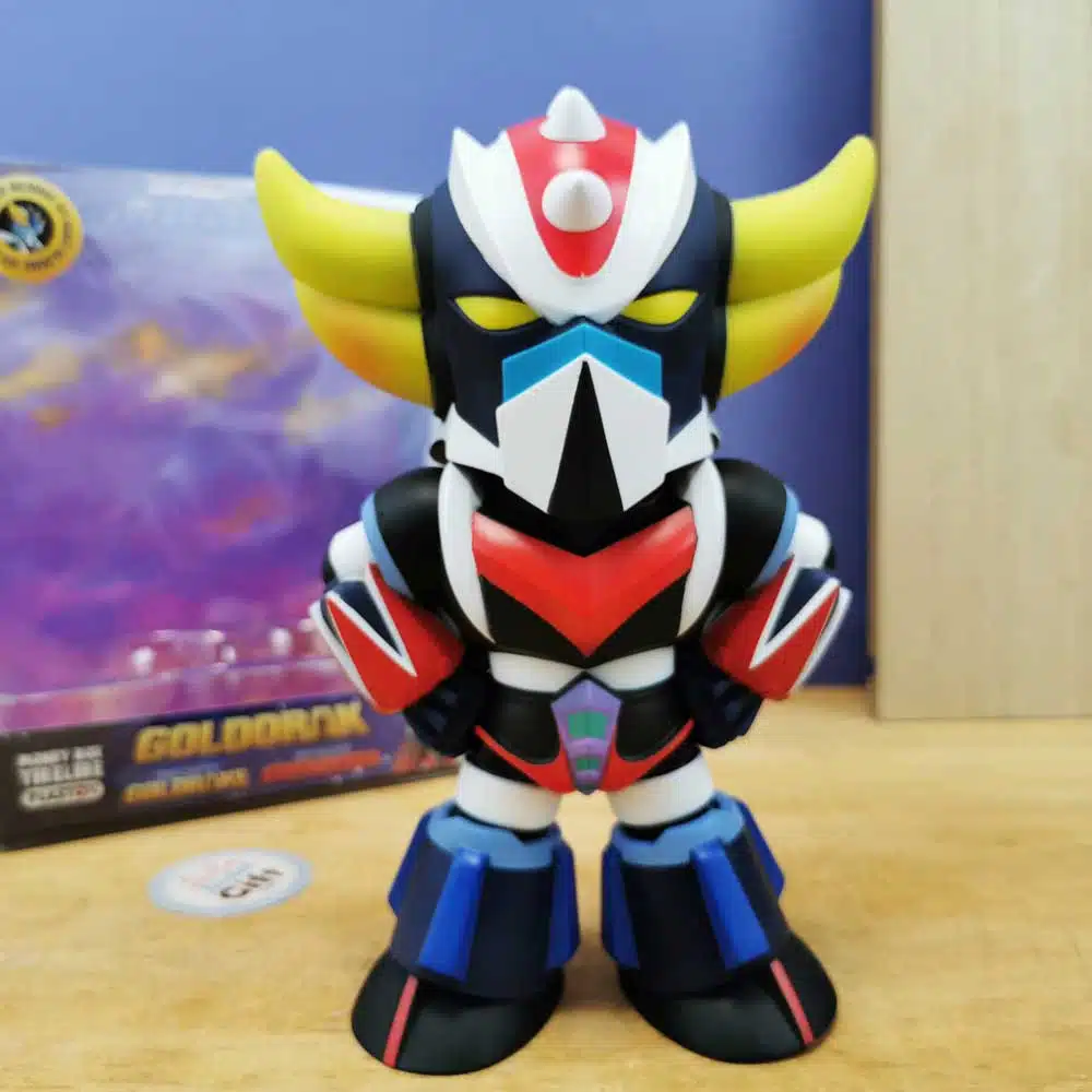 Figurine tirelire Chibi Grendizer debout 18 cm – Goldorak – Image 6