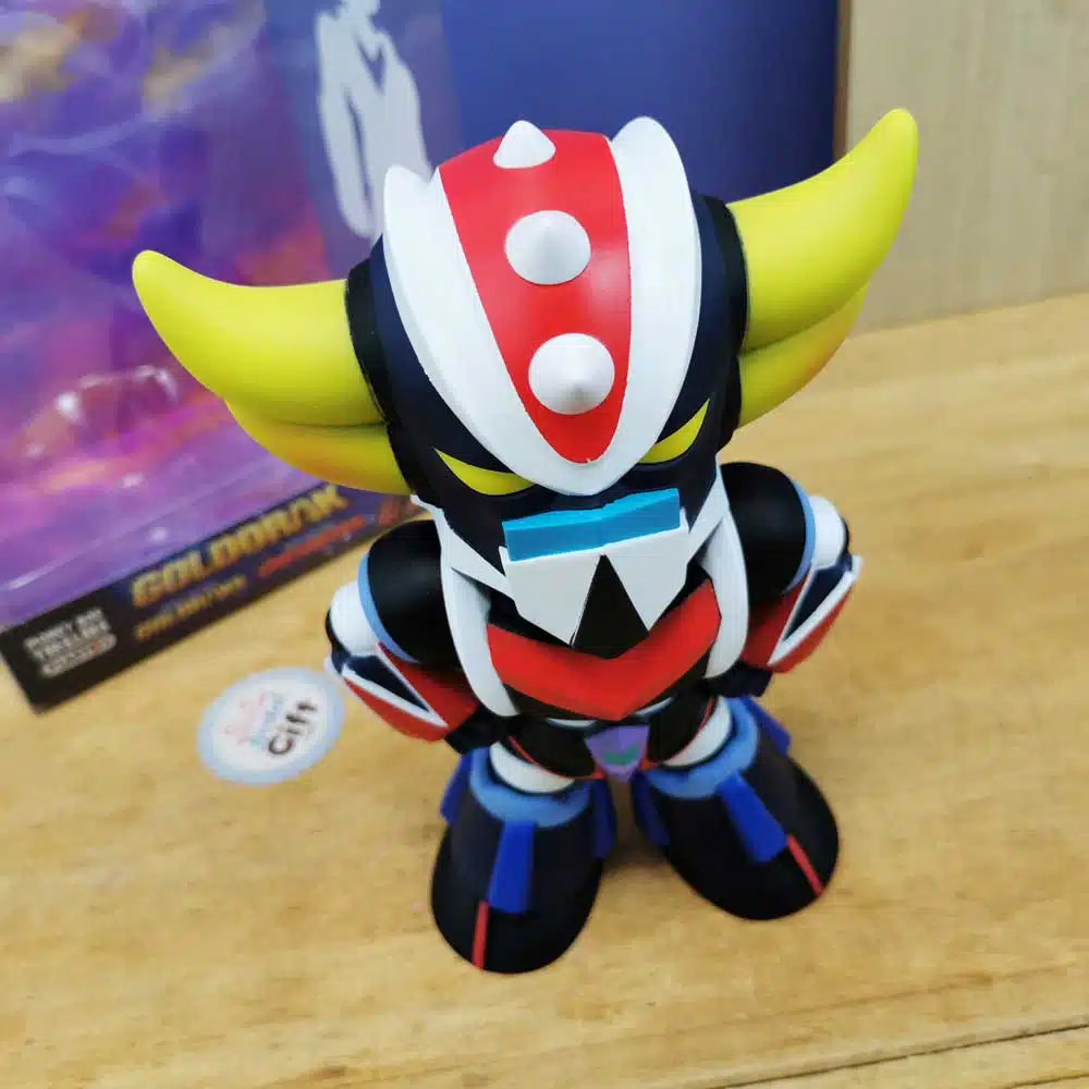 Figurine tirelire Chibi Grendizer debout 18 cm – Goldorak – Image 3