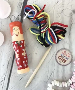 Tricotin en bois poupée