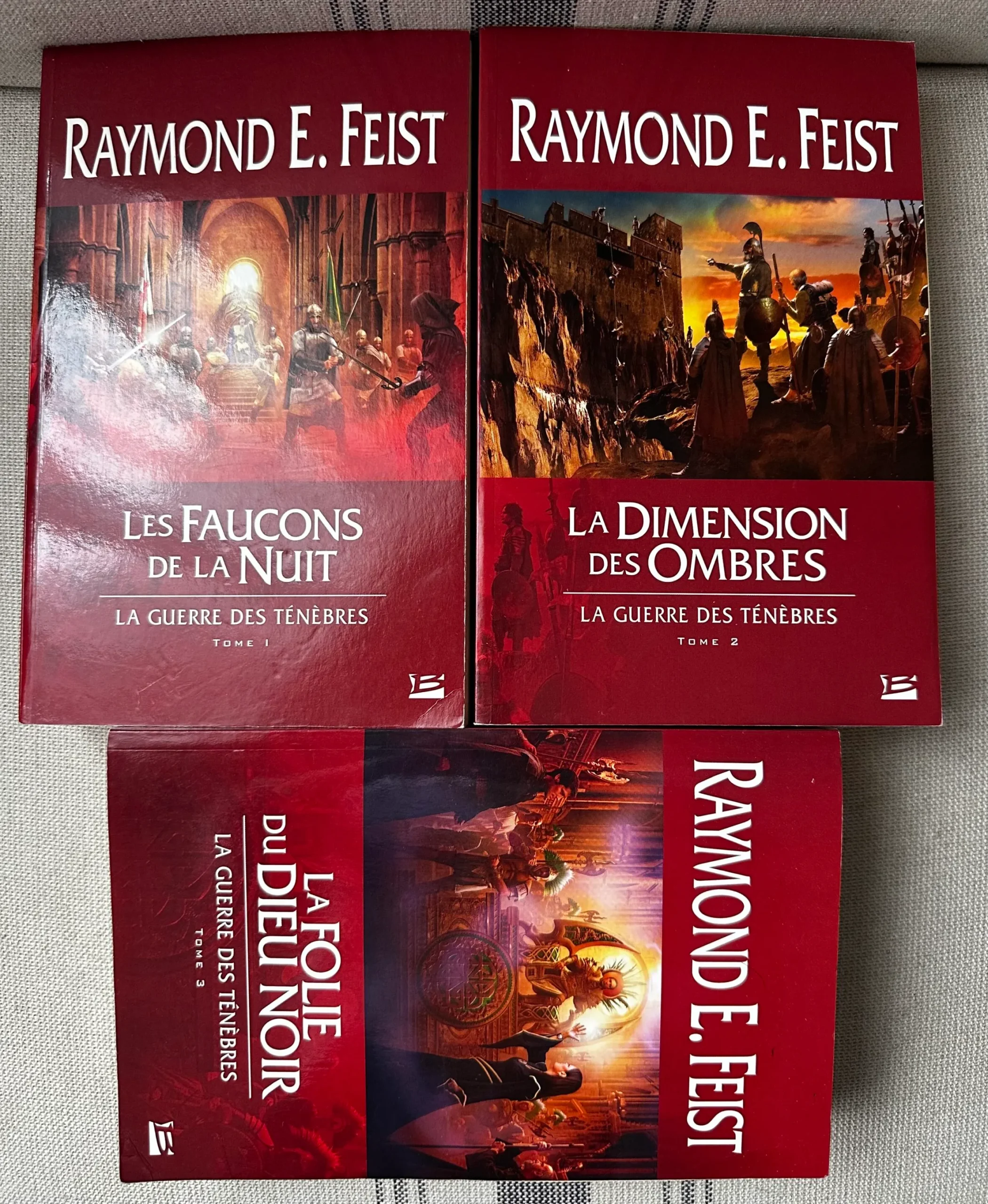 La guerre des ténèbres en 3 volumes. Raymond E. Feist – Image 4