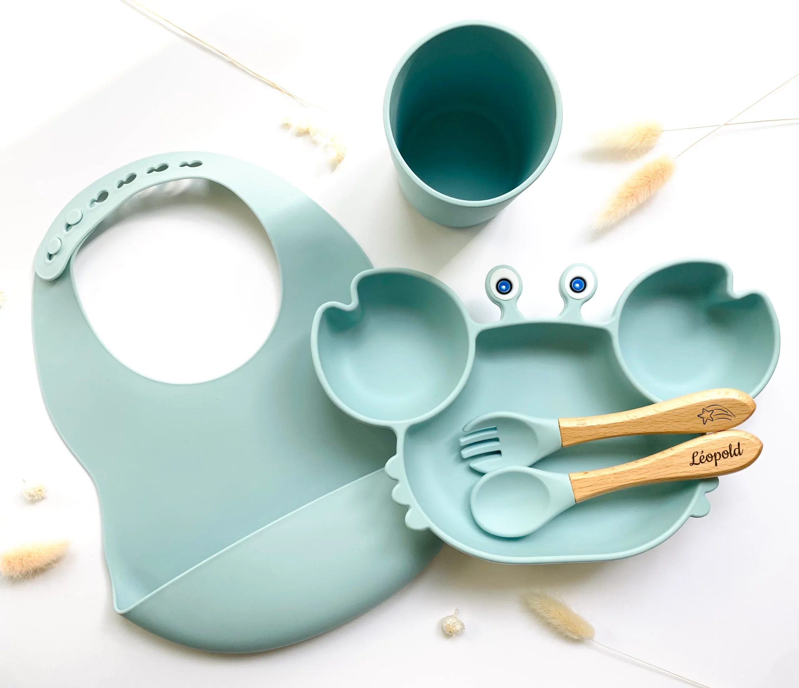 LES PETITS CITRONS – PACK REPAS CRABE BLEU CIEL + BAVOIR + VERRE POUR ENFANT BLEU CIEL