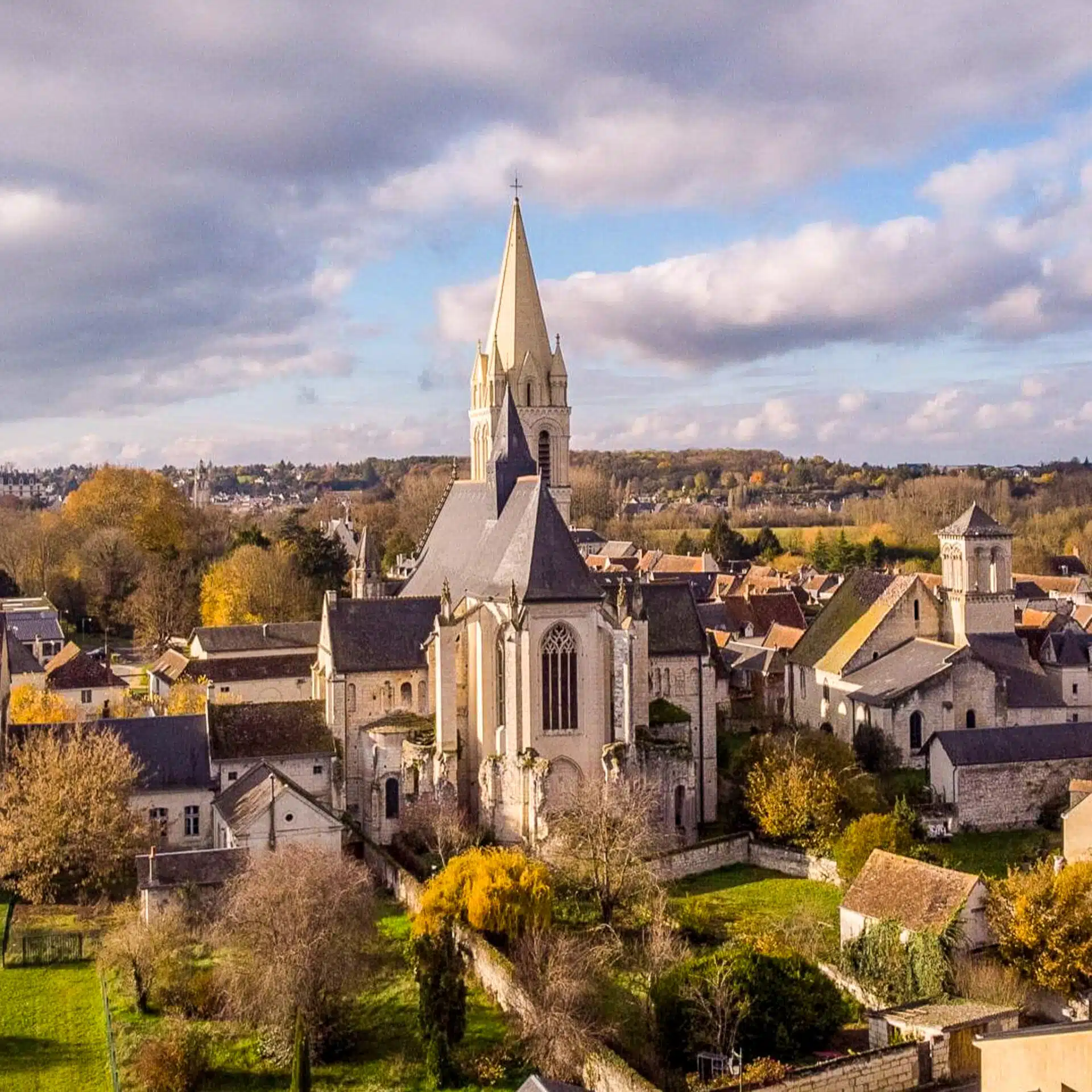 Réservez votre guide à Beaulieu Les Loches, 1h à 9h, Groupe de 1 à 30 pers – Image 4