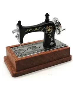 Machine à coudre de table avec tiroir