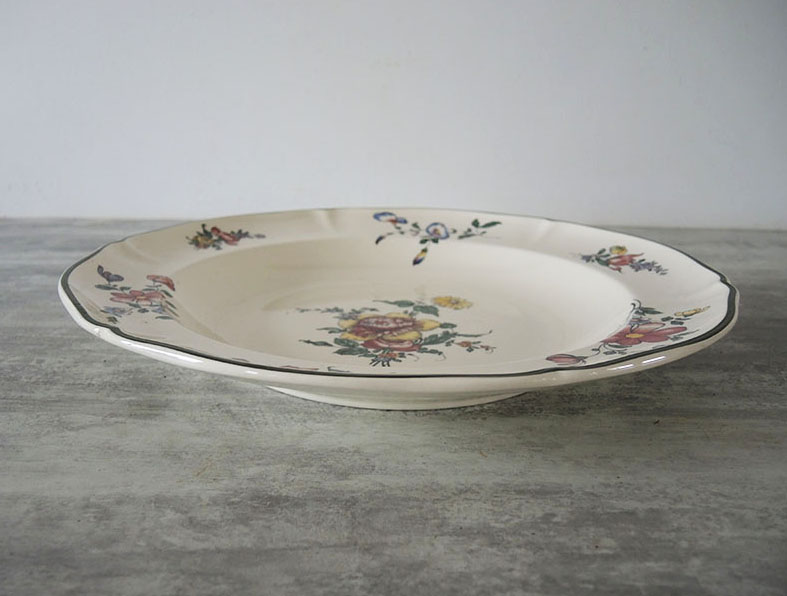 Grande Ancienne Assiette Creuse en Faïence Villeroy & Boch – 1562 – Pivoine – Image 3