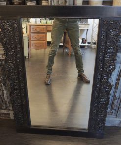 Grand Miroir en Bois Foncé Sculpté